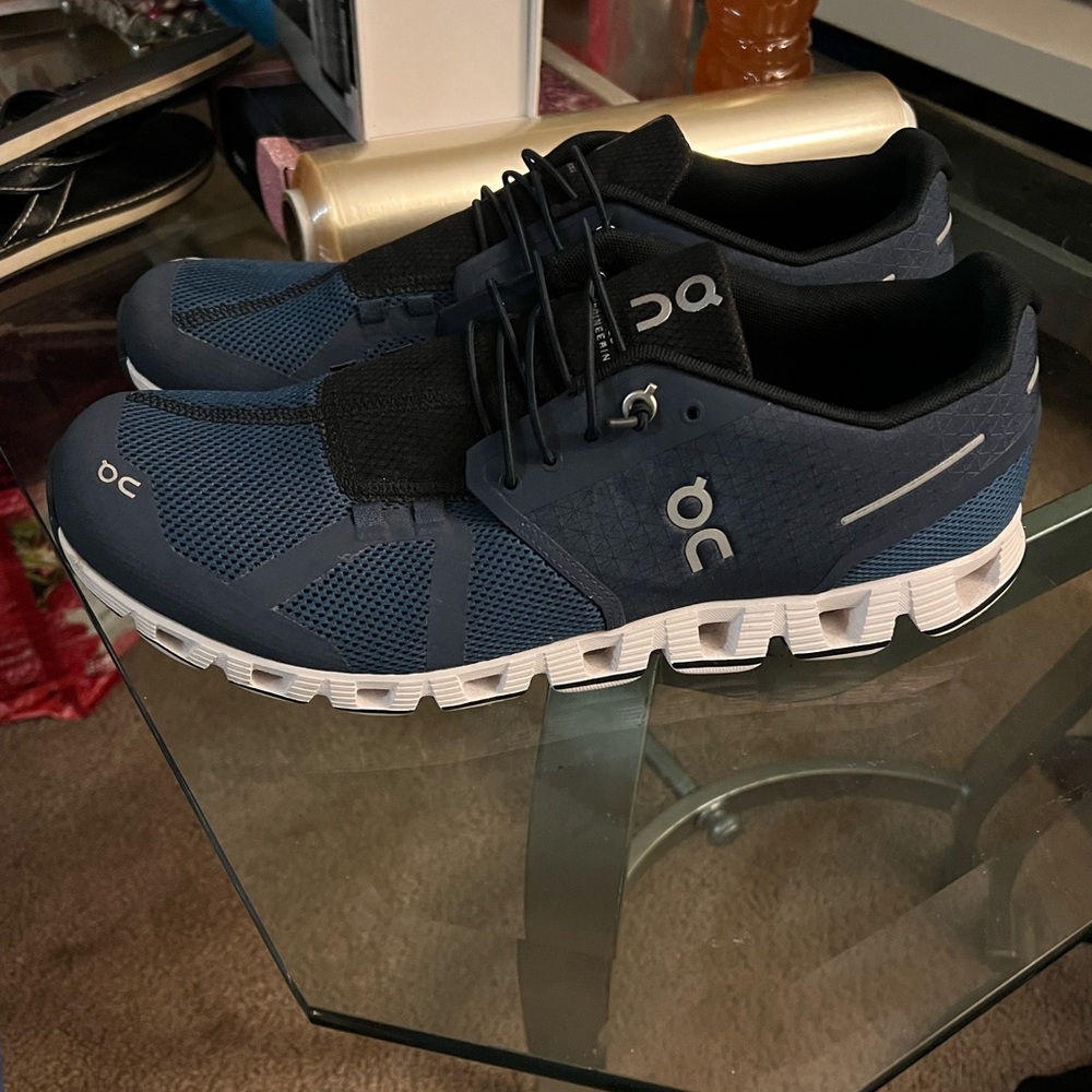 ON CLOUD zapato para hombre talla 11.5 semi nuevo acepta pfertas ,